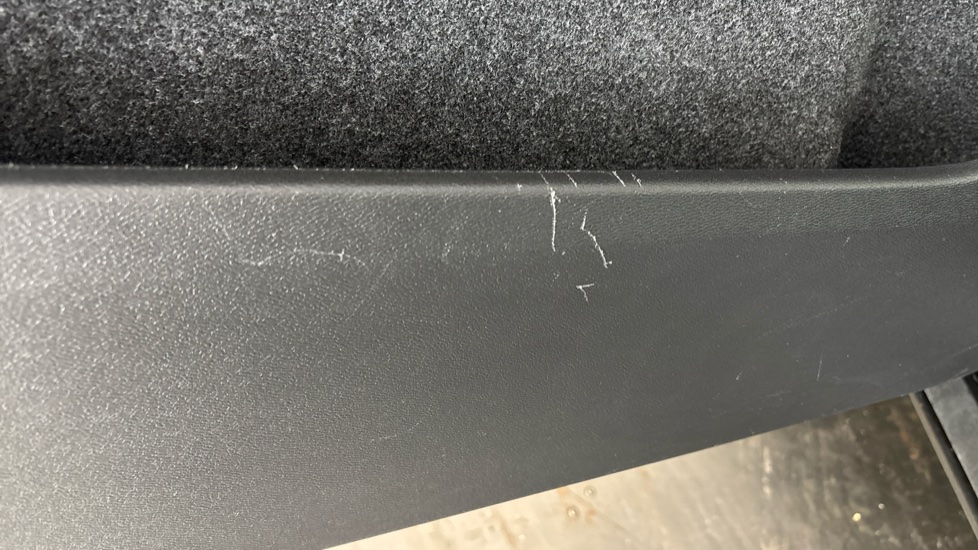 VOLVO XC40 Scratches