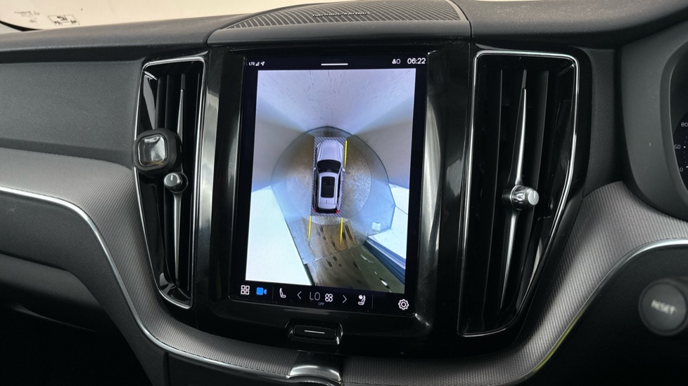 VOLVO XC60 reverse camera