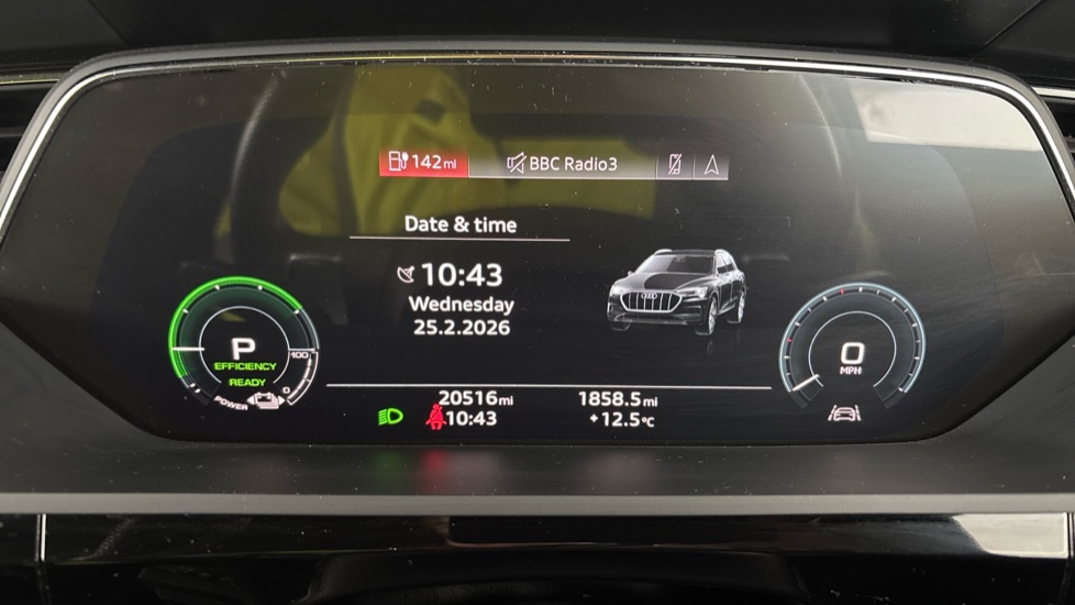 AUDI E-TRON Image 13