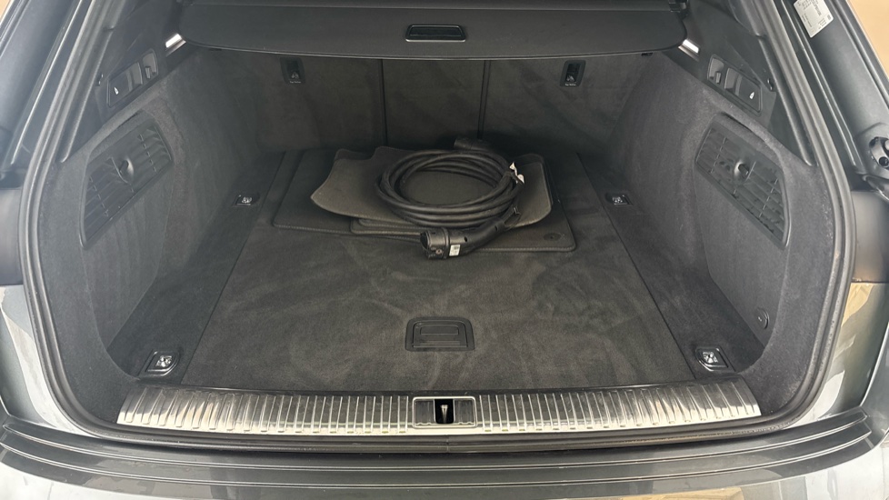 AUDI E-TRON Image 15