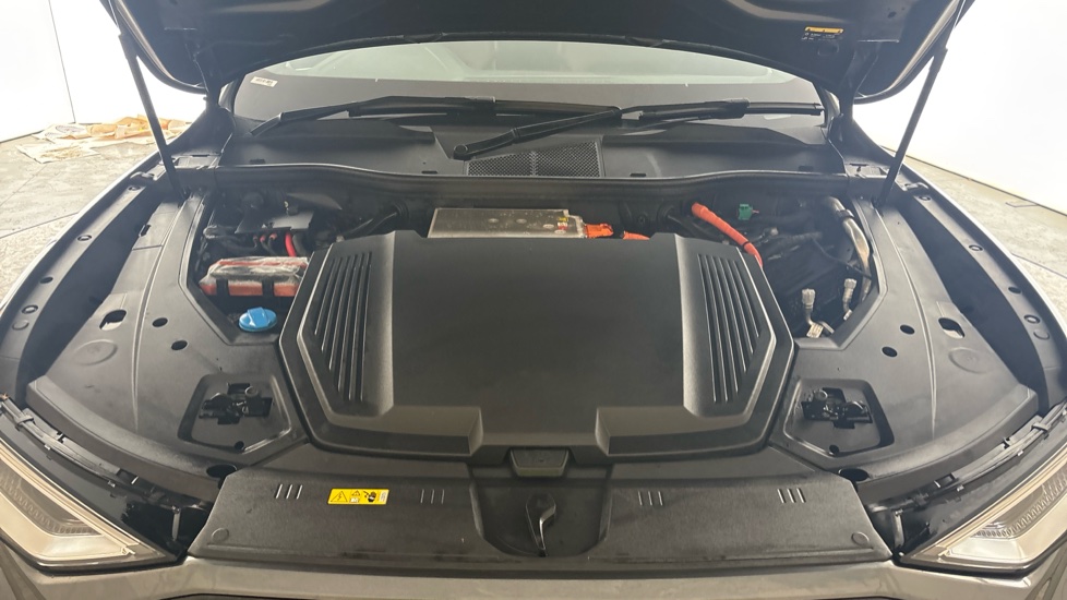 AUDI E-TRON Image 16