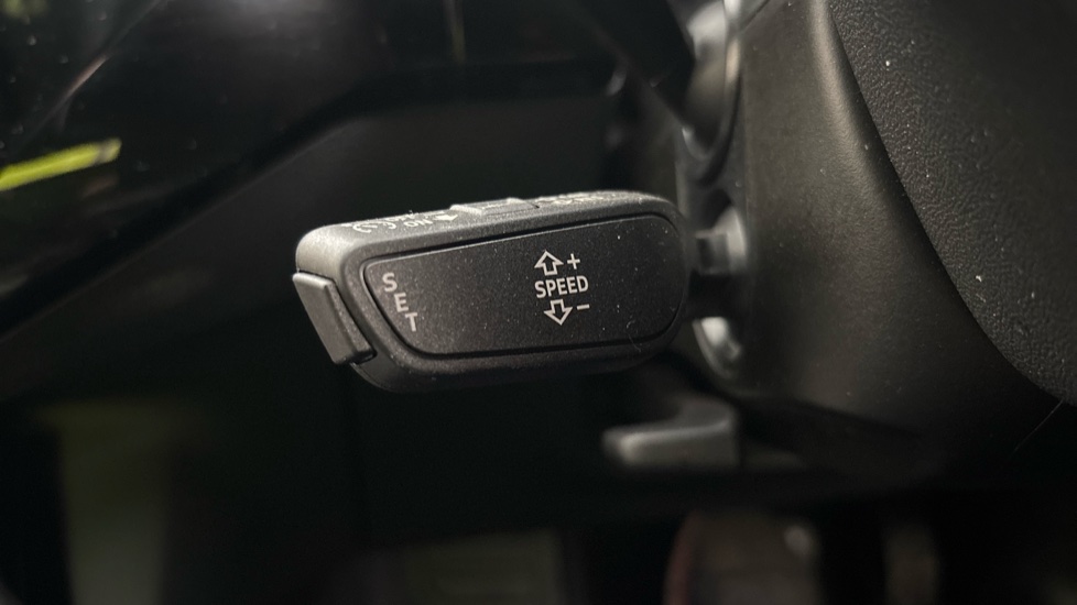 AUDI E-TRON cruise control