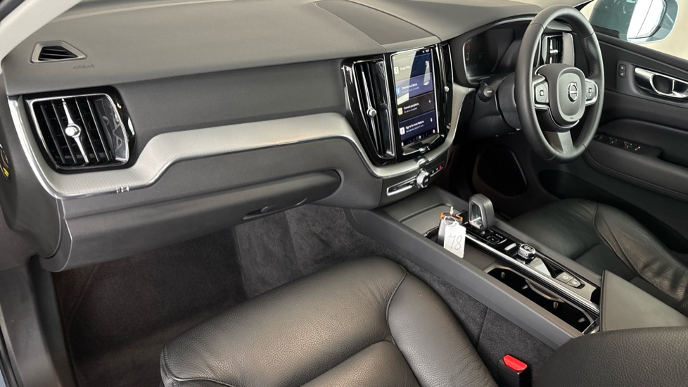 VOLVO XC60 Image 10