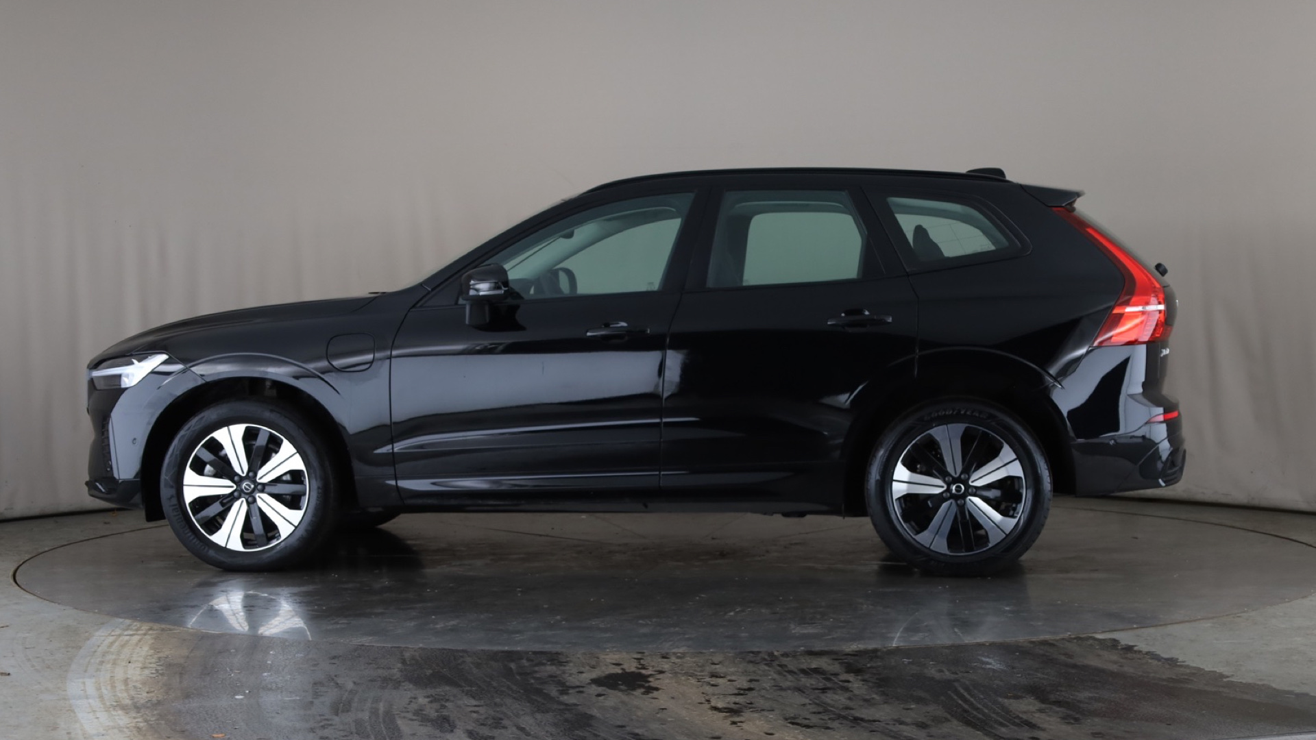 2.0 T6 [350] RC PHEV Plus Dark 5dr AWD Geartronic [2023]