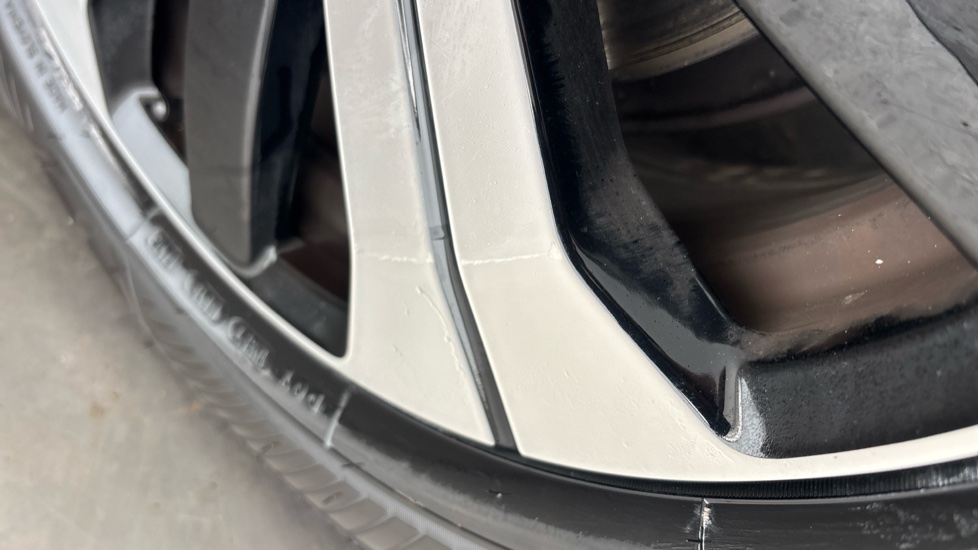 VOLVO XC60 scuff