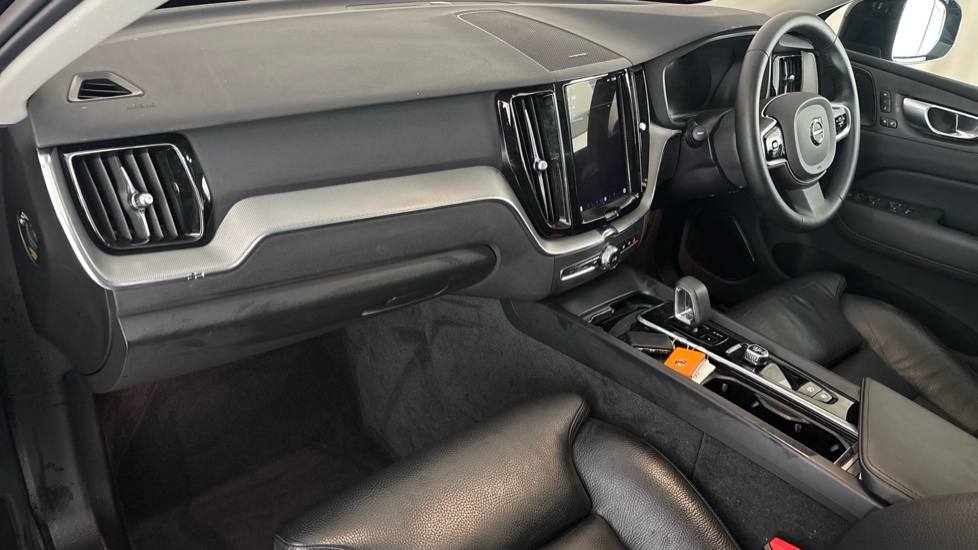 VOLVO XC60 Image 10
