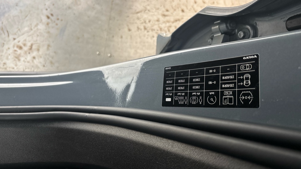 VOLVO XC60 Dents and scratches