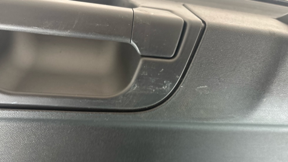 VOLVO XC60 scuff