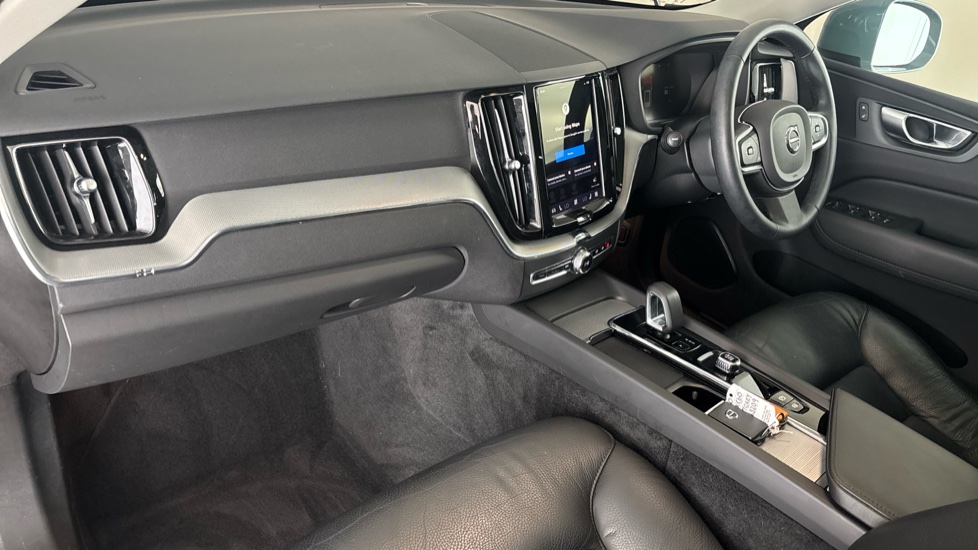 VOLVO XC60 Image 10