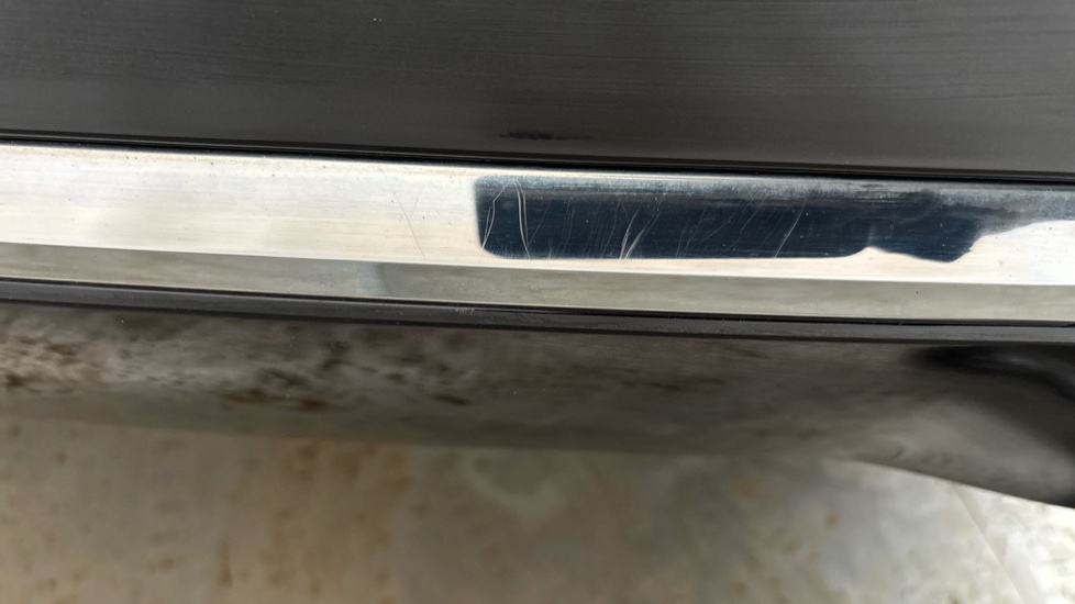 VOLVO XC60 Scratches