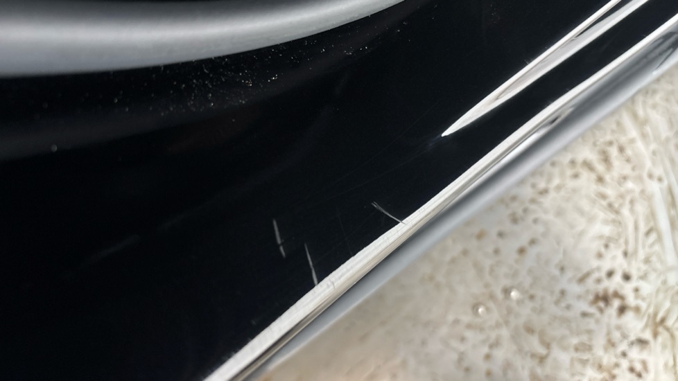 VOLVO XC60 Scratches