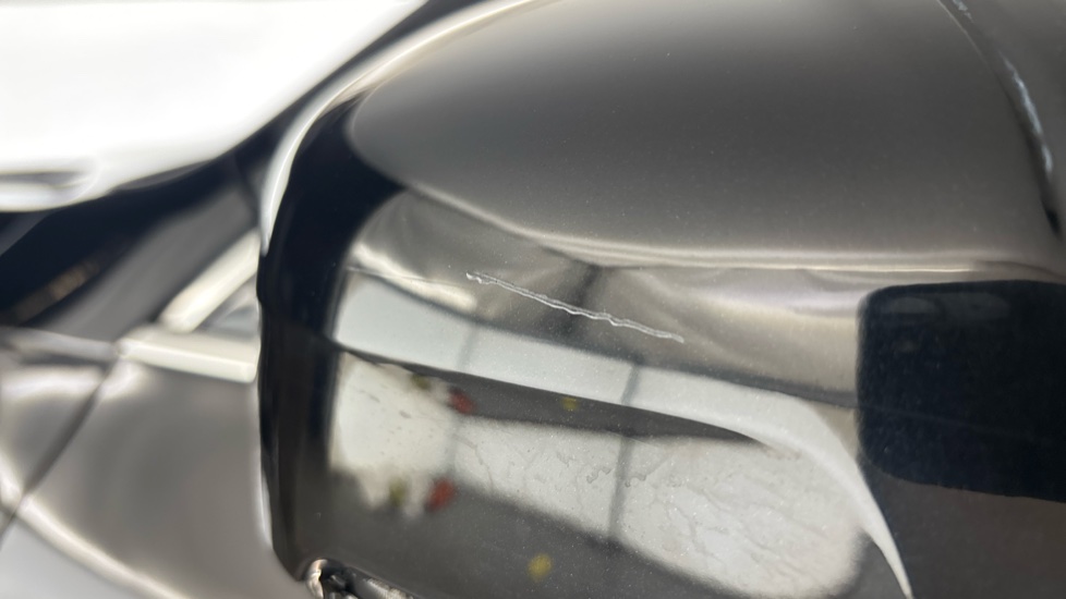 VOLVO XC60 Scratches