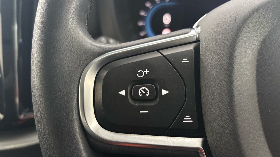 VOLVO XC60 Cruise control