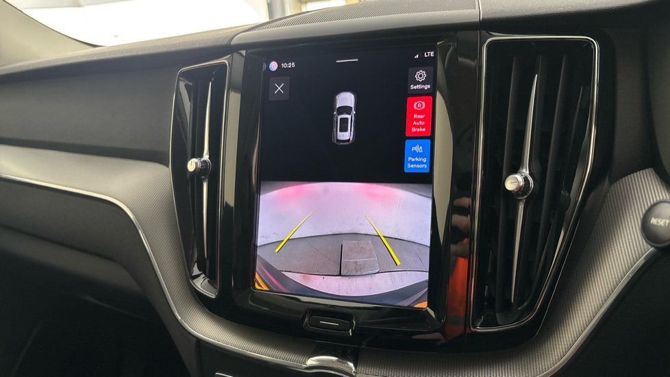 VOLVO XC60 Reverse camera