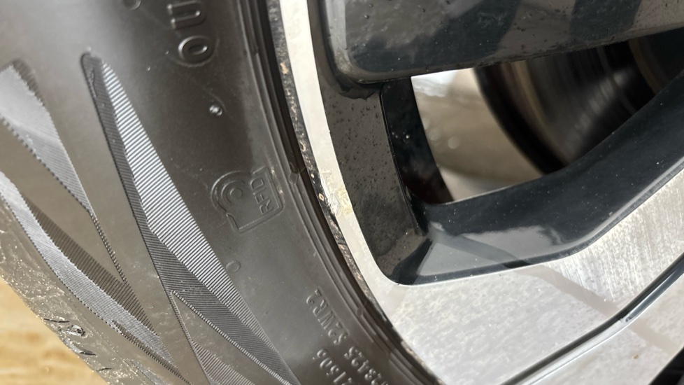 VOLVO XC40 Scuff