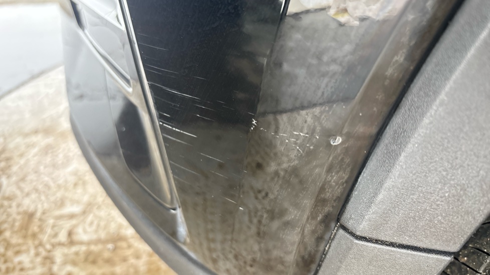 VOLVO XC40 Scratches and chips