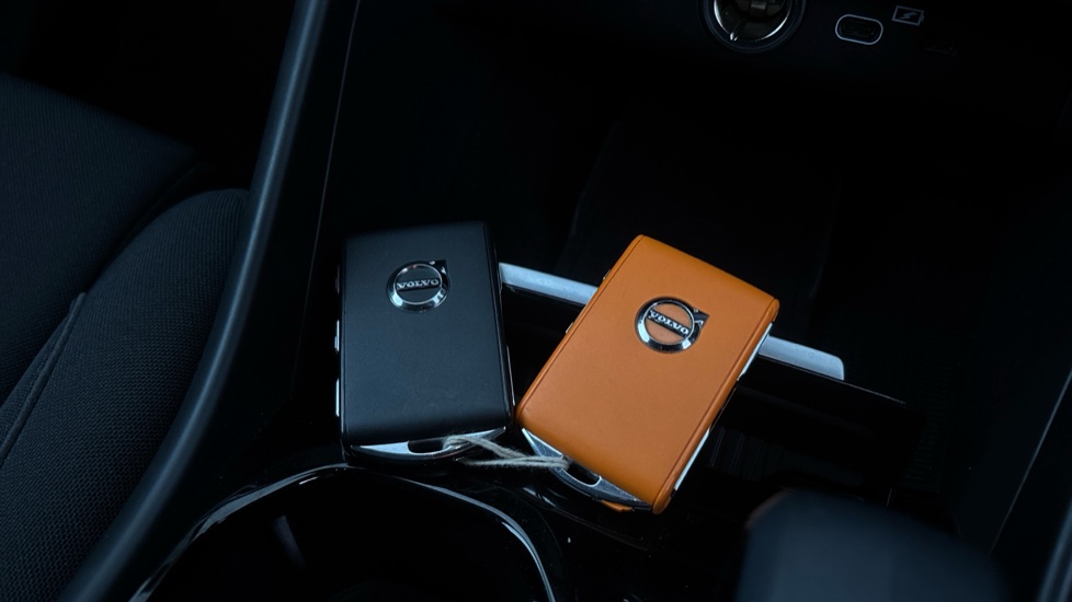 VOLVO XC40 2 keys available