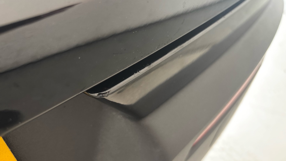 VOLVO XC40 Chips and scratches