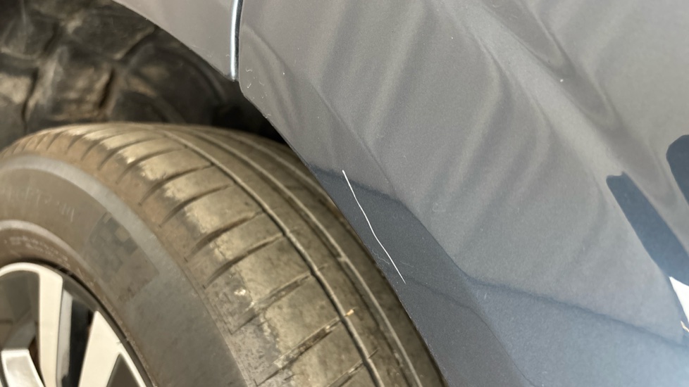 VOLVO XC60 Scratches