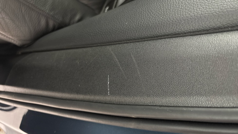 VOLVO XC60 Scuff