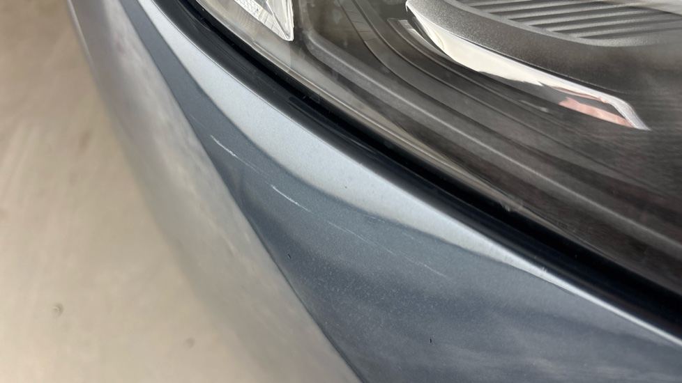 VOLVO XC60 Scratches and chips