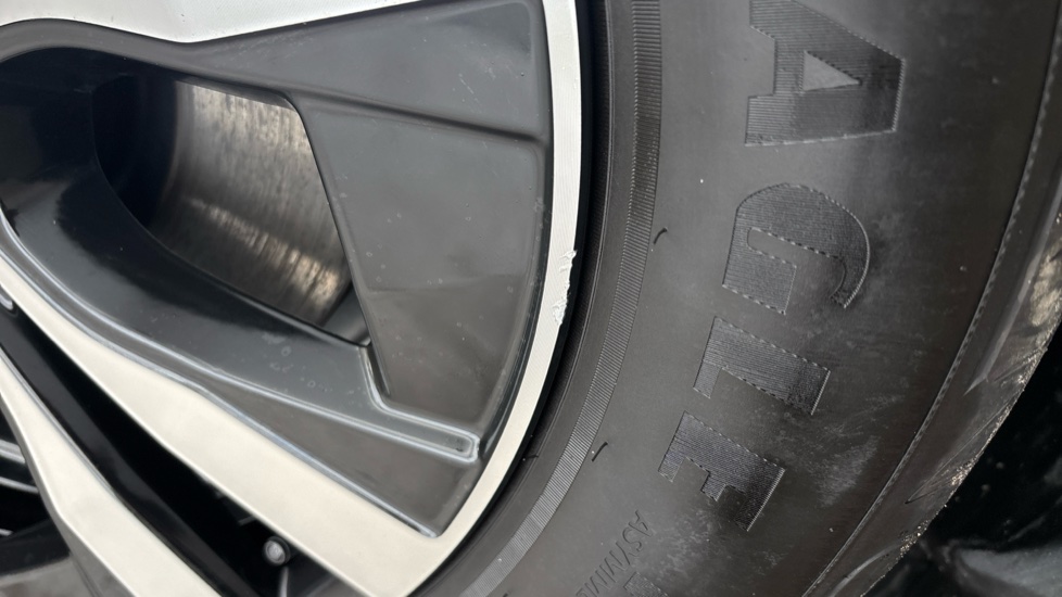 VOLVO XC60 Scuff