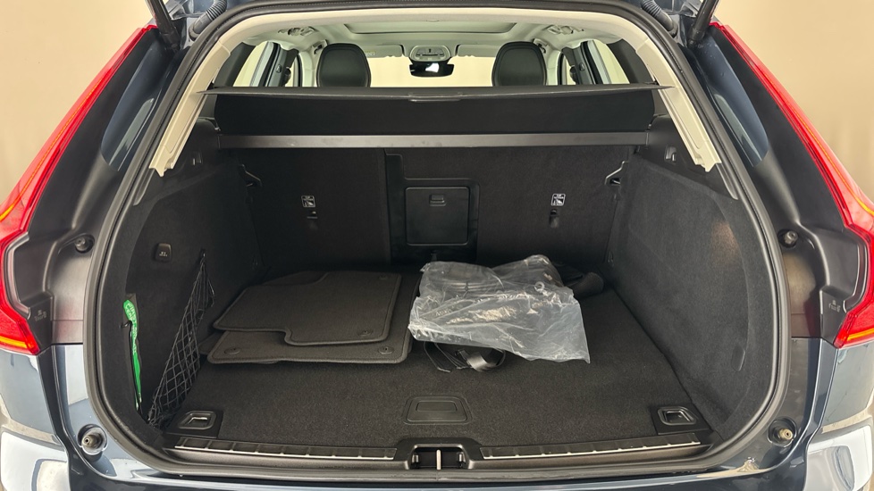 VOLVO XC60 Image 15