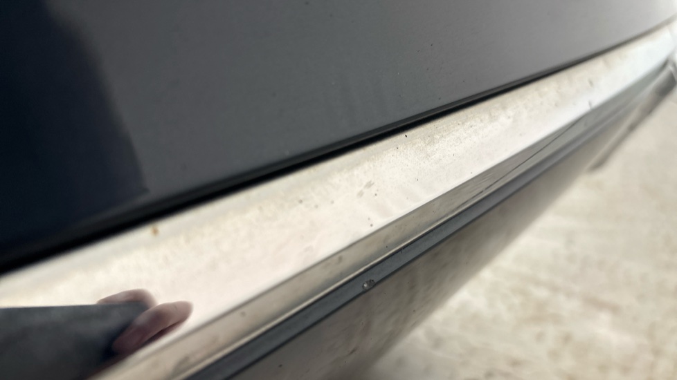 VOLVO XC60 chips and scratches