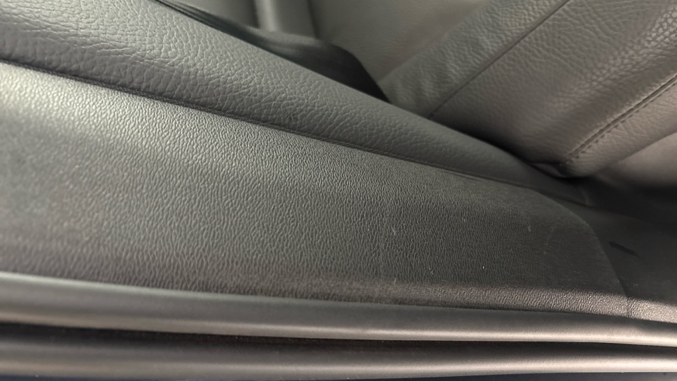 VOLVO XC60 scratches