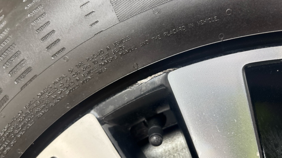VOLVO XC60 scuff