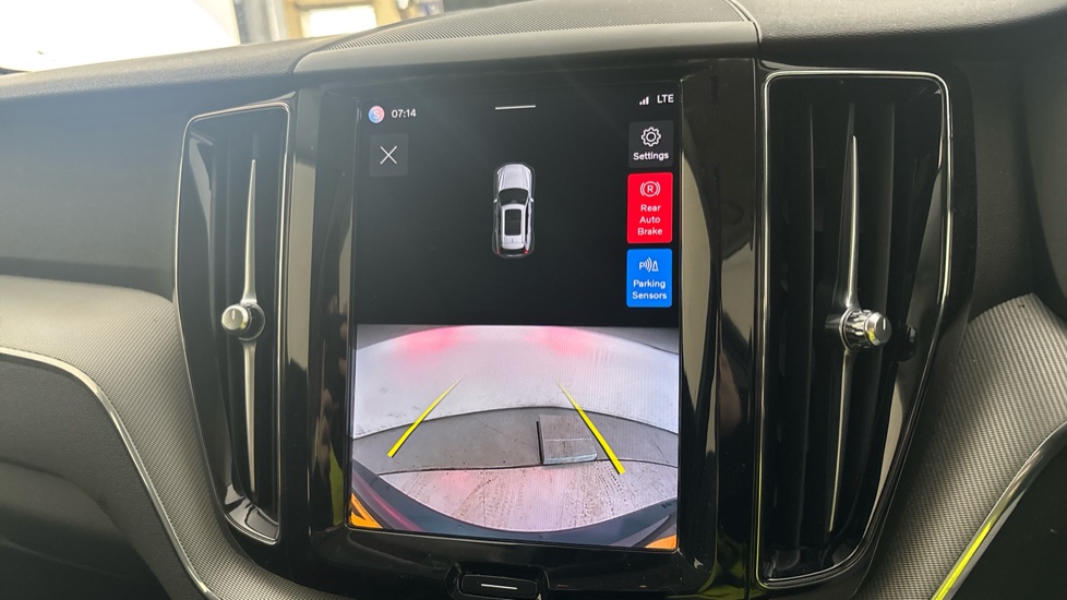 VOLVO XC60 reverse camera