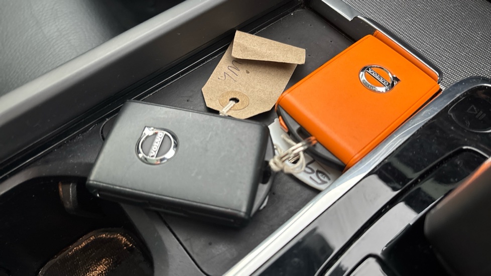 VOLVO XC60 2 keys