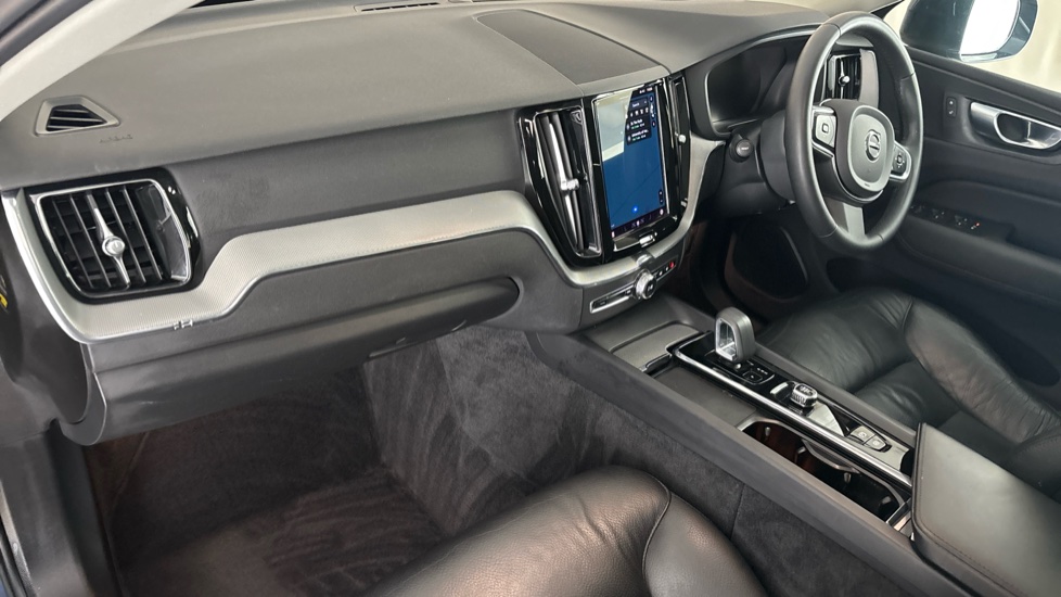 VOLVO XC60 Image 10