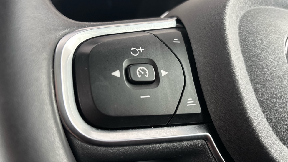 VOLVO XC60 cruise control