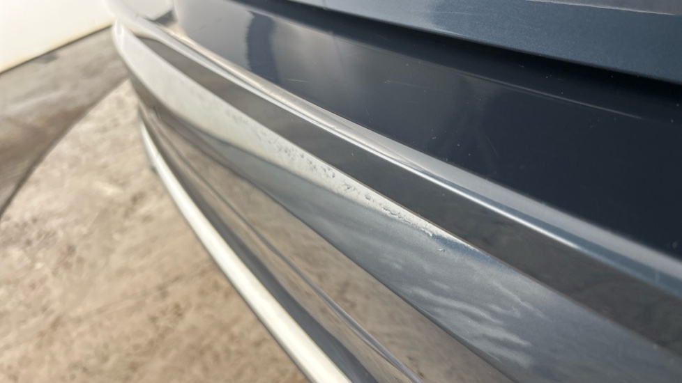 VOLVO XC60 dent