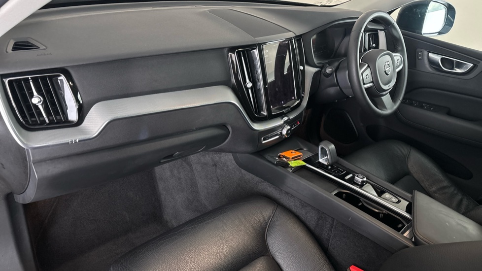 VOLVO XC60 Image 10