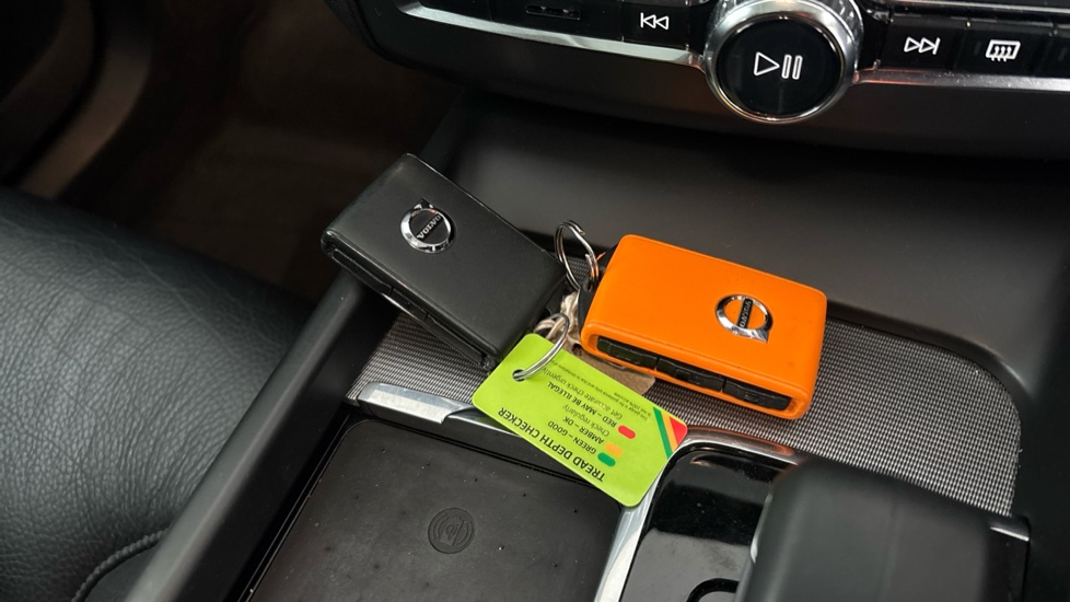 VOLVO XC60 2 keys available