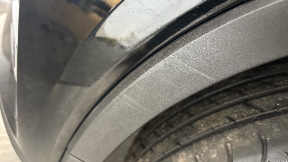 VOLVO XC40 scratches