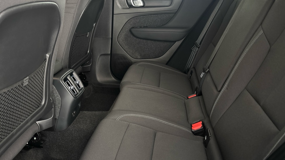 VOLVO XC40 Image 14