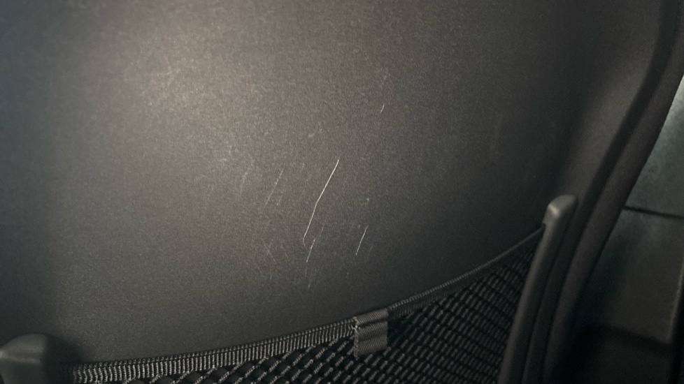 VOLVO XC40 Scratches