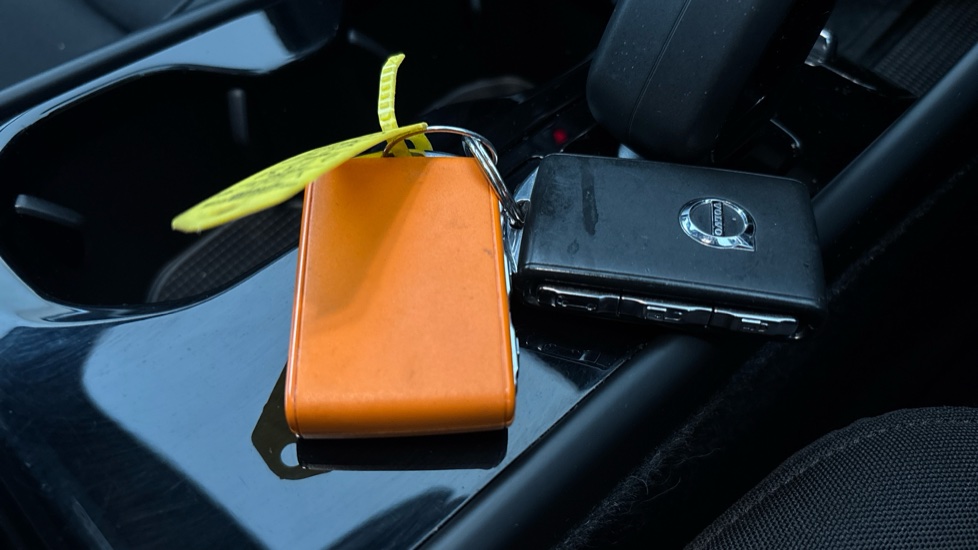 VOLVO XC40 2 keys