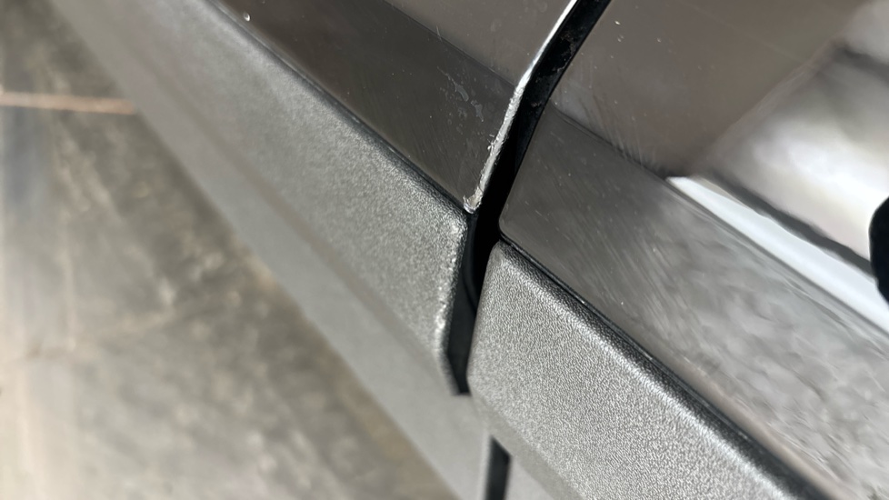 VOLVO XC40 Scuff