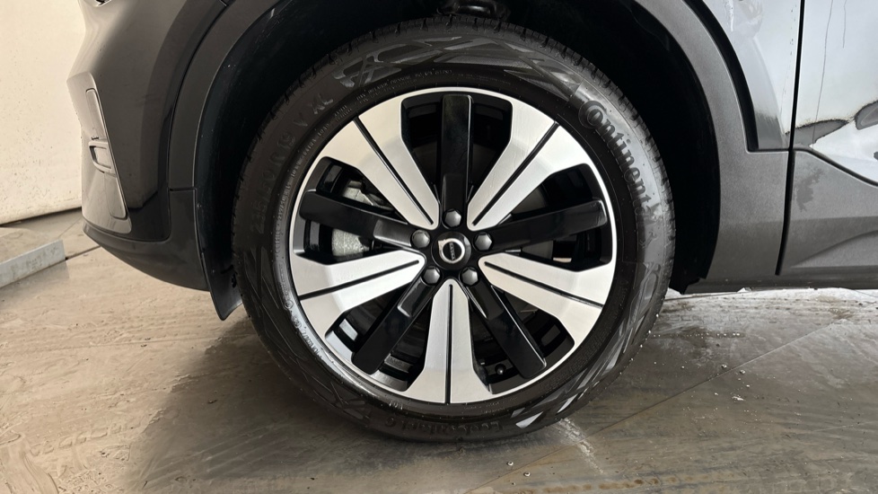 VOLVO XC40 Image 17