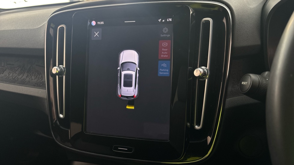 VOLVO XC40 reverse camera