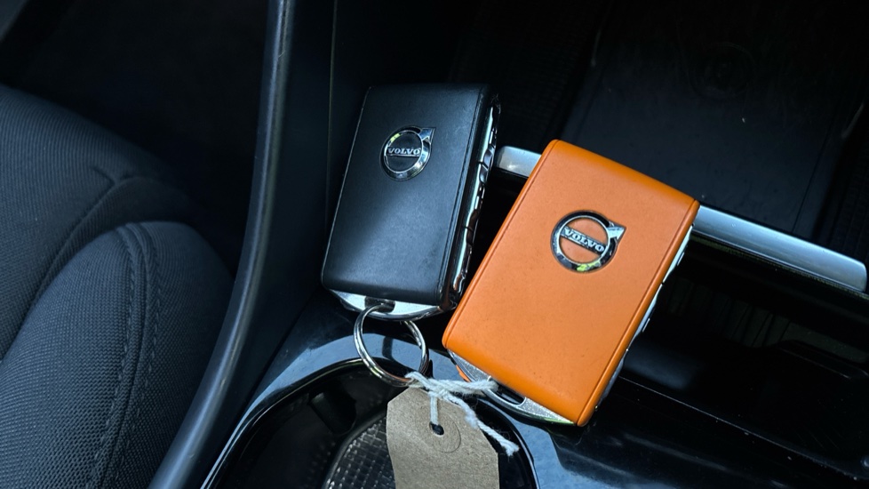 VOLVO XC40 2 keys