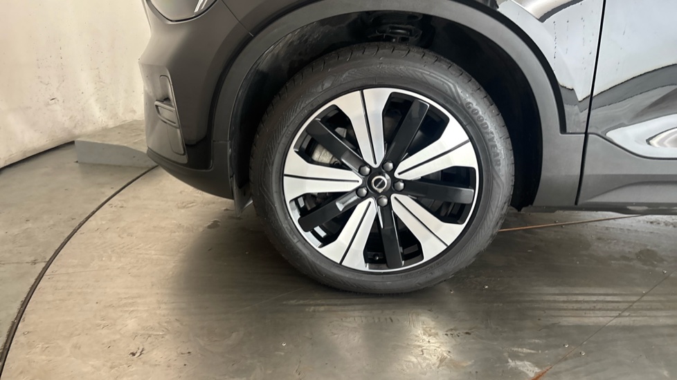 VOLVO XC40 Image 17