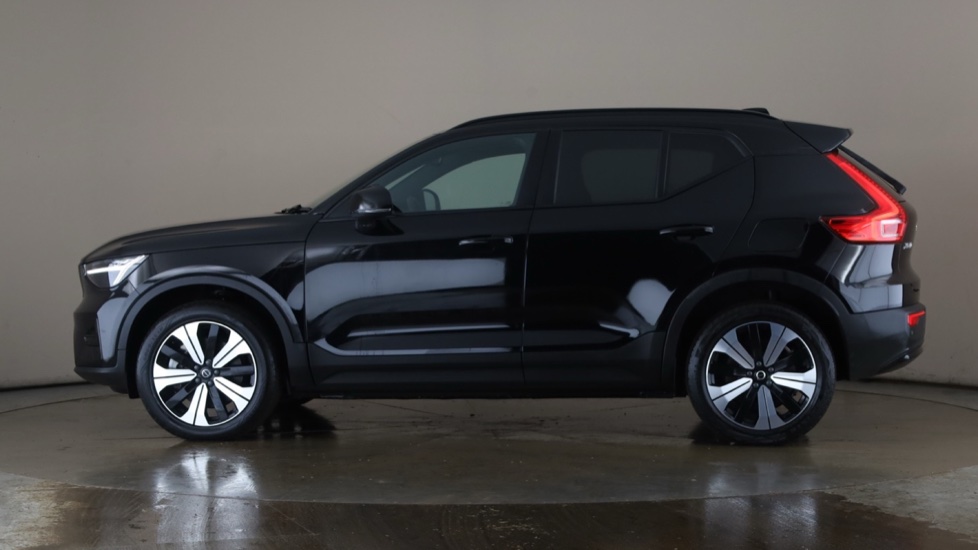 VOLVO XC40 Image 2