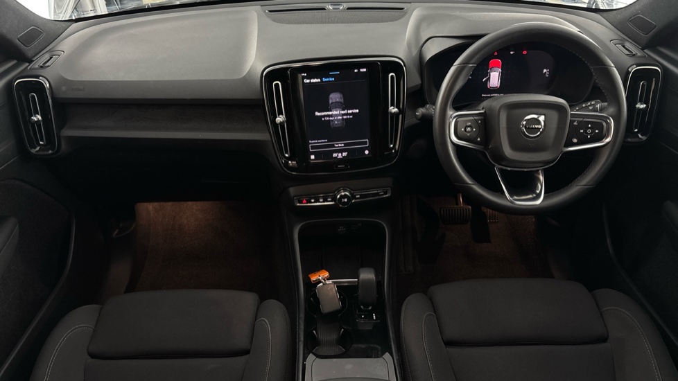 VOLVO XC40 Image 11