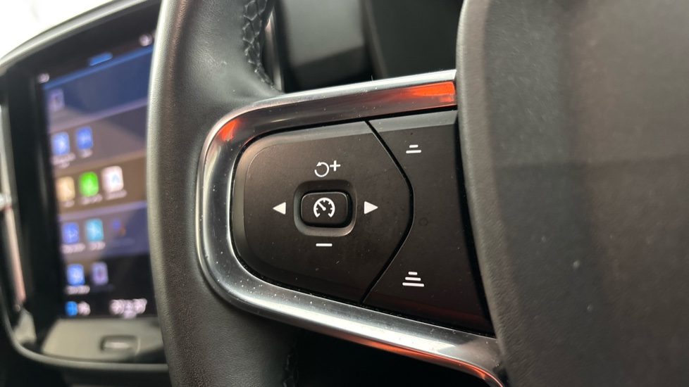 VOLVO XC40 Cruise control