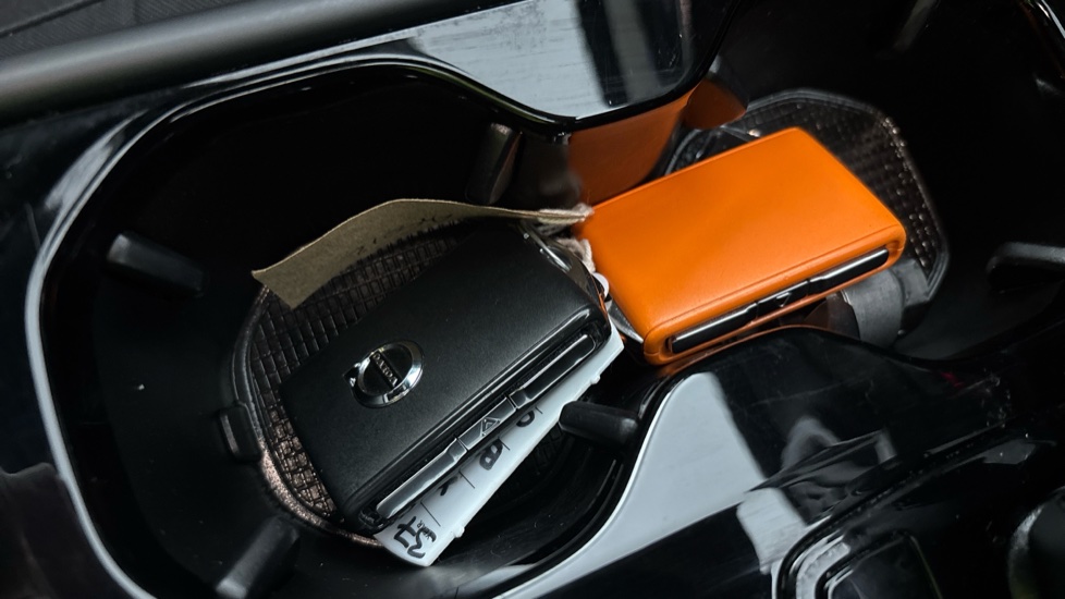 VOLVO XC40 two keys
